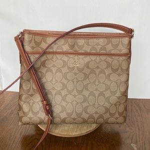 Coach Authentic Signature Khaki/saddle file/crossbody bag